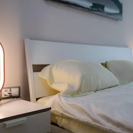 Center Retreat, Close To Main Street, Free Parking Διαμέρισμα *
