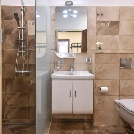 Center Retreat, Close To Main Street, Free Parking Σόφια